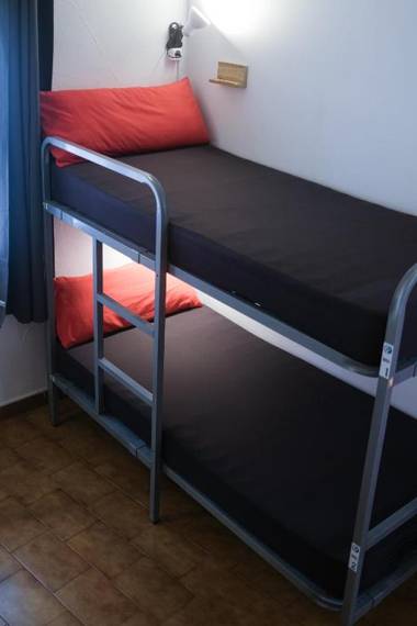 Mana Mana Youth Hostel