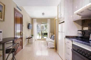 Lets Holidays Pool Apartment Beach