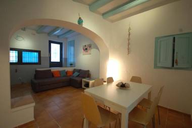 Lets Holidays COZY HOUSE in the CENTER of TOWN