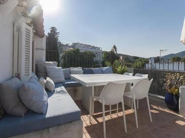 Lets Holidays Charming fisherman house with terrace