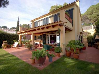 Lovely garden house in mar menuda