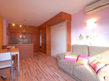 Quiet apartment with pool in tossa