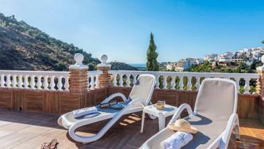 Villa Raquel Torrox by Ruralidays