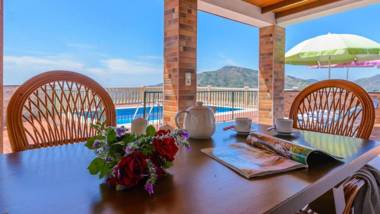 Cortijo Metomela Torrox by Ruralidays