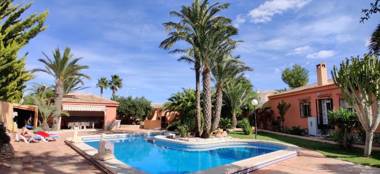 2 bedrooms villa with private pool enclosed garden and wifi at Torrevieja 5 km away from the beach