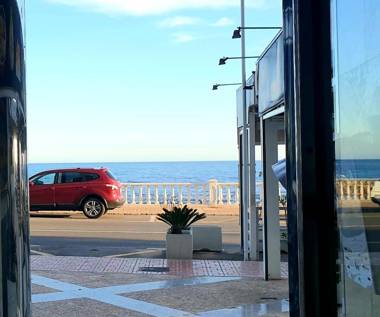 Los Locos Beach Apartments