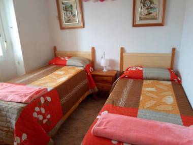 Wonderful top floor apartment ideally located between sea and the city center