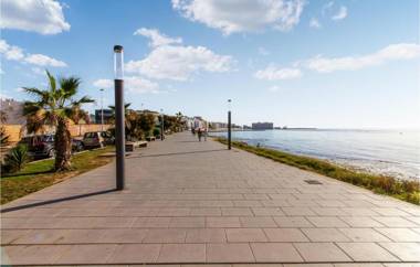 Beautiful apartment in Torrevieja with WiFi and 3 Bedrooms