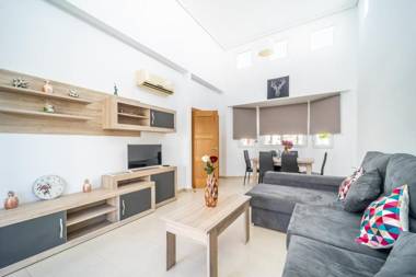 Villa with Private Heated Pool - MO33LT