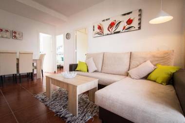 Apartamento de 3 dormitorios con terraza y piscina comunitaria
