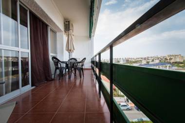 Apartamento de 3 dormitorios con terraza y piscina comunitaria