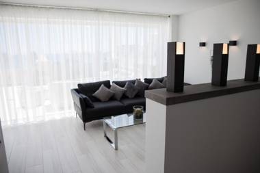 Spacious 200 sq.m. penthouse with sea view terraces