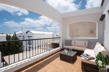 Comfortable and modern apartment next to the Avenida central in Tías
