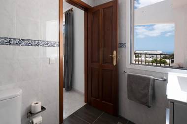 Comfortable and modern apartment next to the Avenida central in Tías