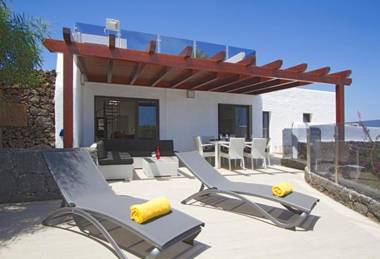 Villa Mojones - 4 Bedrooms large heated pool