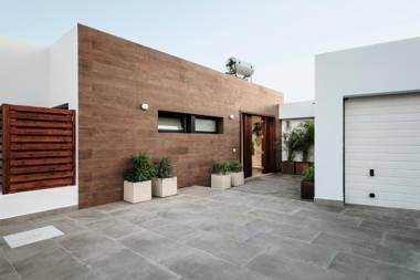 Villa Tendereteros - 4 Bedrooms large pool and hot tub