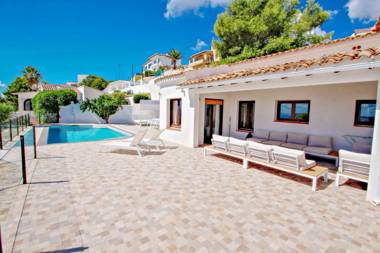 Suerte - sea view villa with private pool in Moraira