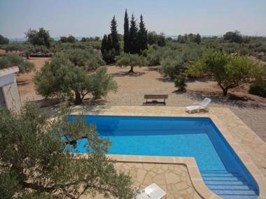 Pretty Holiday Home in L'ampolla with Private Swimming Pool