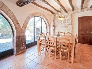 Gorgeous Cottage in Pira Catalonia with private garden