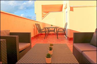 Apartamento en segunda linea con piscina comunitaria