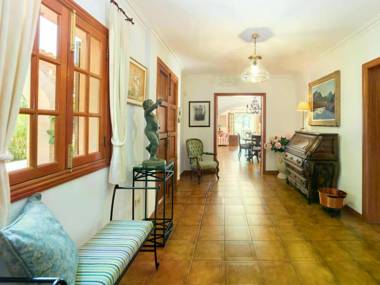 Beautiful villa for 8 people with pool garden  terrace with sea views