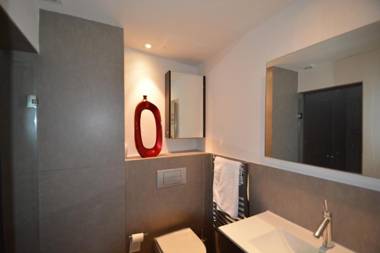 CHIC stylish apartment with 2 beds and roof terrac