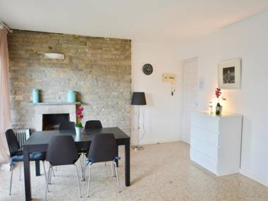 VINYET TRANQUILITY steps from the beach and pool