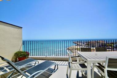 MARINA stunning duplex with views over the beach