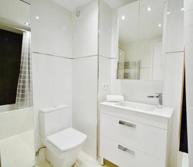 MARINA stunning duplex with views over the beach