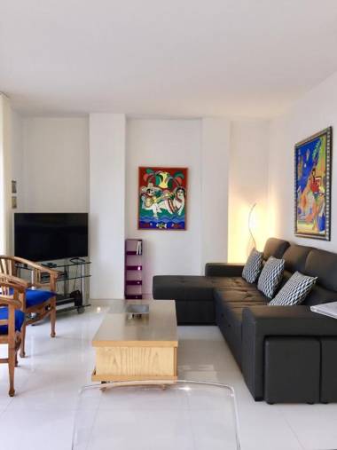 MARINA stunning duplex with views over the beach