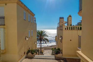 La Marina Sea Front Apartment by Hello Homes Sitges