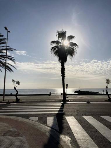 Los Globos Beach Studio by Hello Homes Sitges