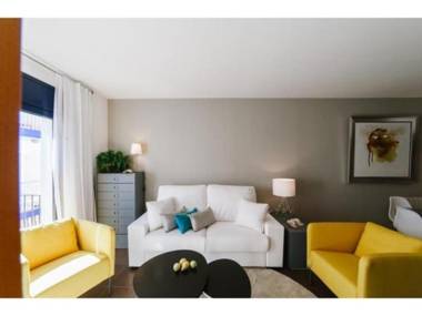 Sitges Spaces Deluxe Beach Apartment- 3 Bedroom 2 Bathroom Next to Beach Sleeps 8