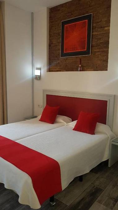 Hotel y Apartamentos Doña Lola