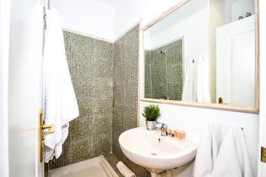 The Zentral Suites & Apartments