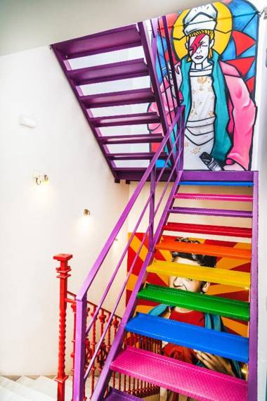 Sevilla Kitsch Hostel Art