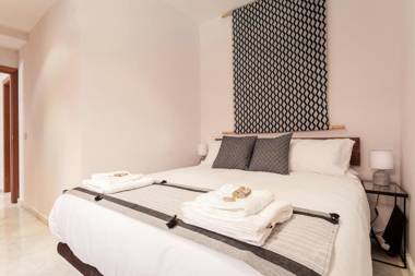 Luxury Rooftop - Space Maison Apartments