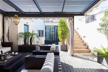 City Rooftop Paradise - Space Maison Apartments