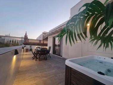 Fantástico ático 2 hab y gran terraza privada