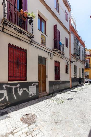 Pasaje Amores IZ. · Tranquilidad y vida cultural en Centro Sevilla 4px