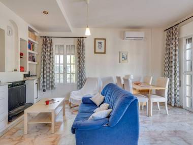 Cosy Holiday Home in Valencina de la Concepción with Pool