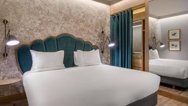 Querencia de Sevilla Autograph Collection