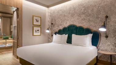 Querencia de Sevilla Autograph Collection