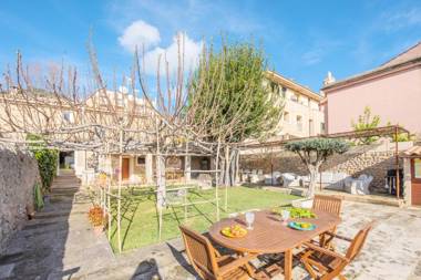 Pintor - Rustic Townhouse