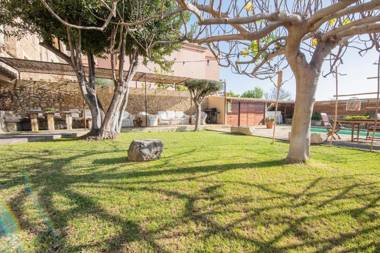 Pintor - Rustic Townhouse