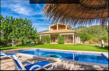 Villa Cas Mestre con piscina en entorno rural