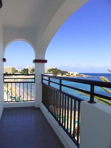 Apartamentos Playa Es Cana