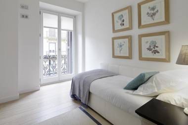 Easo Suite 2B by FeelFree Rentals