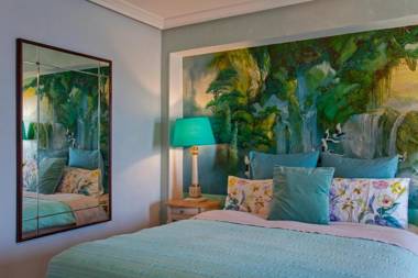 Far Out Inn Guesthouse