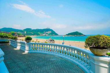 Crown of La Concha Beach